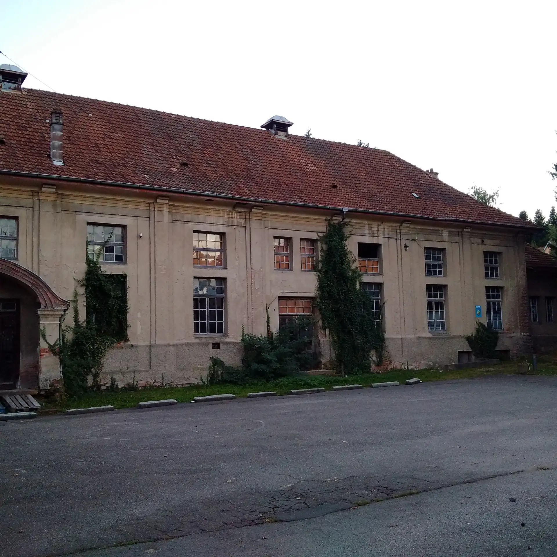 Ancien théâtre de Guebwiller avant transformation en studio photo — façade principale